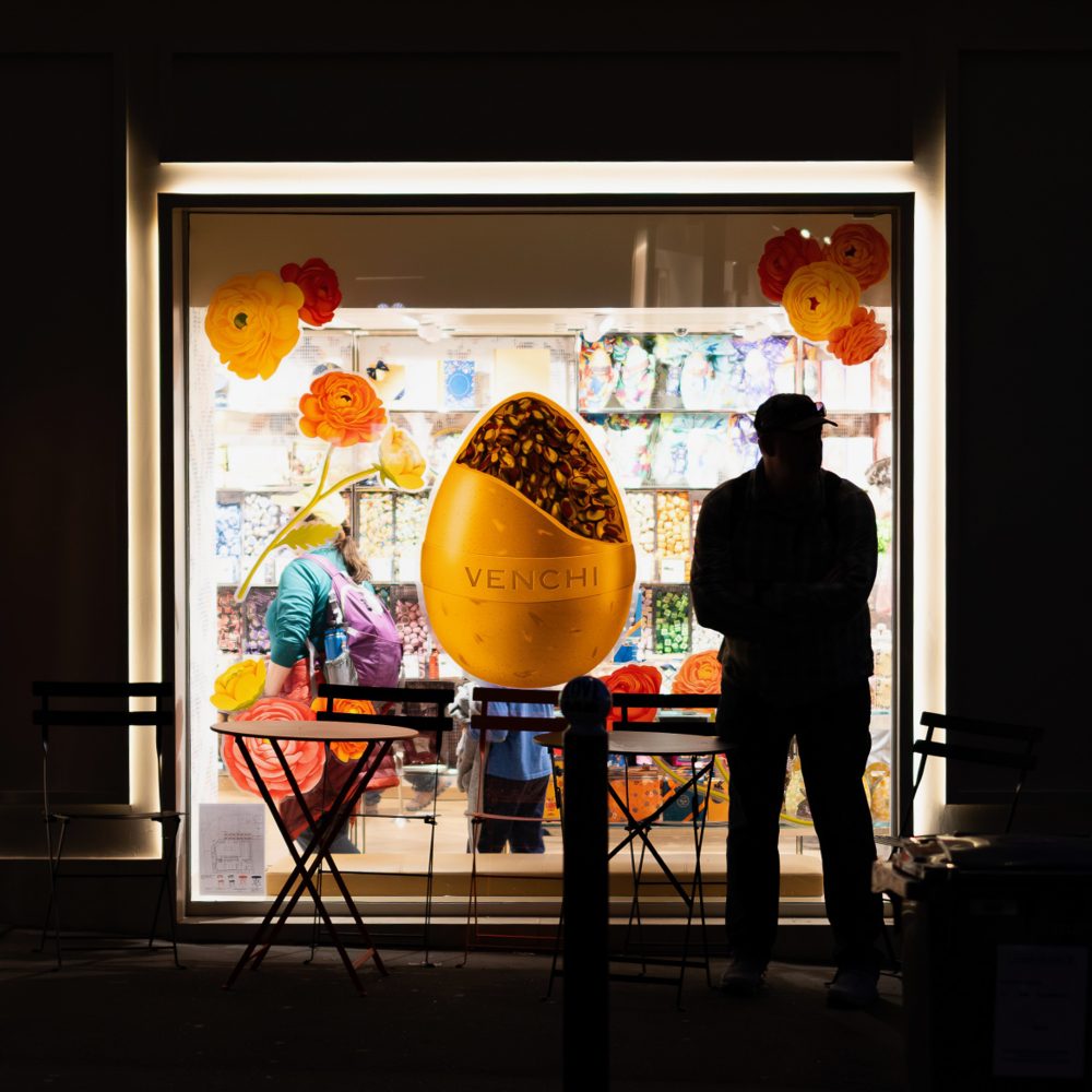 Street photograph from the full Wander Like a Human collection.